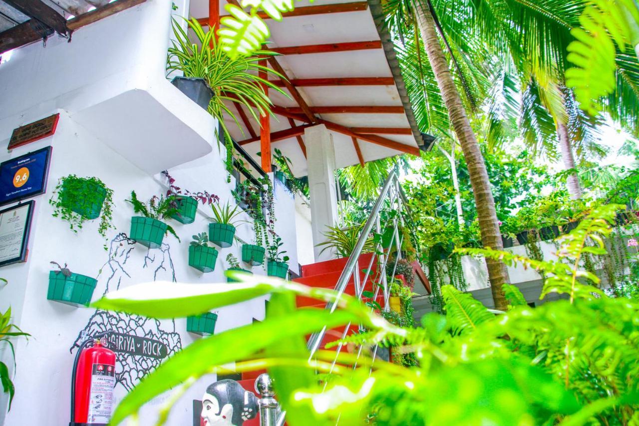 Sigiri Tarushan Home Stay Σιγκιρίγια Εξωτερικό φωτογραφία
