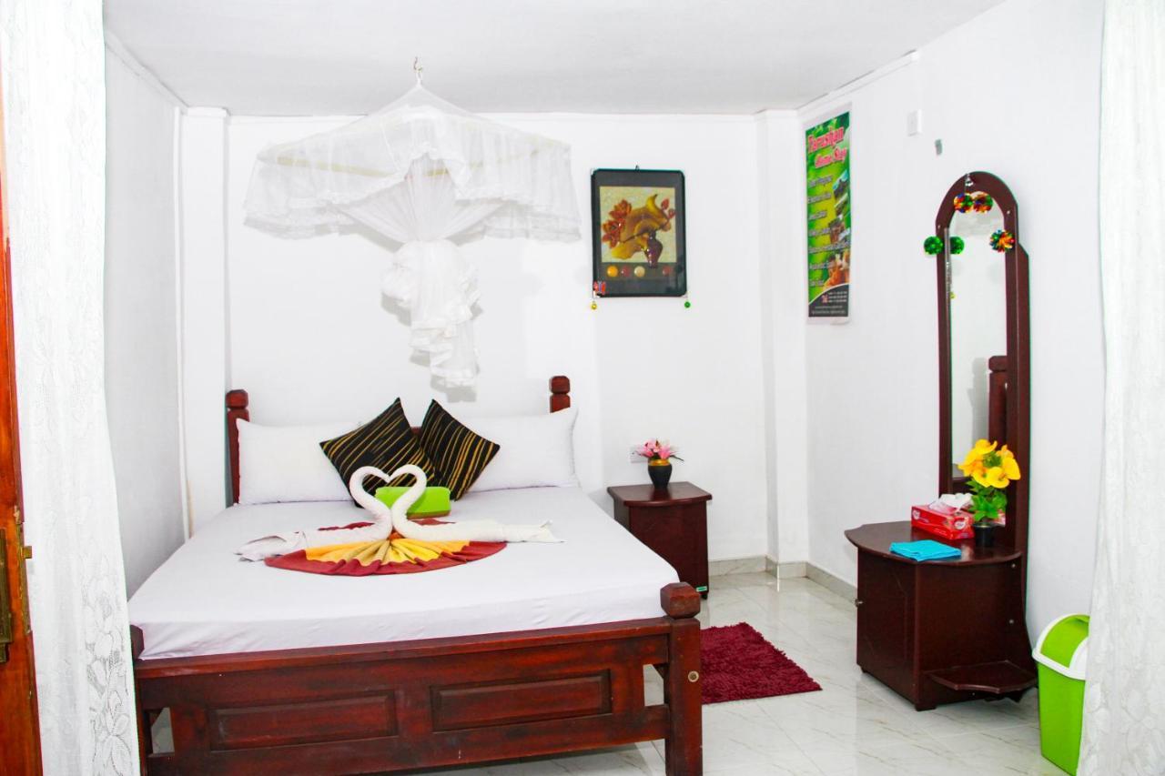 Sigiri Tarushan Home Stay Σιγκιρίγια Εξωτερικό φωτογραφία