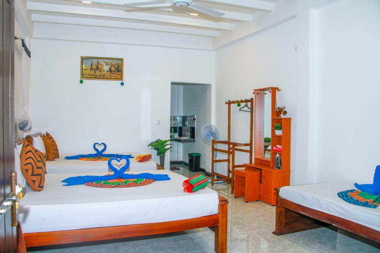 Sigiri Tarushan Home Stay Σιγκιρίγια Εξωτερικό φωτογραφία