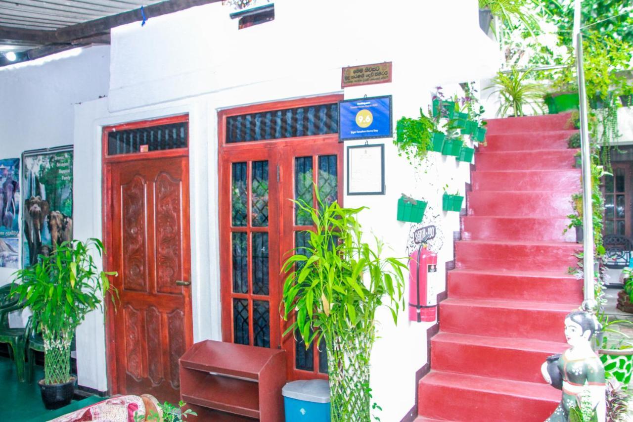 Sigiri Tarushan Home Stay Σιγκιρίγια Εξωτερικό φωτογραφία