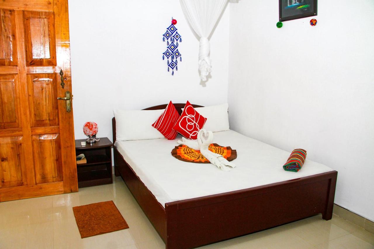 Sigiri Tarushan Home Stay Σιγκιρίγια Εξωτερικό φωτογραφία